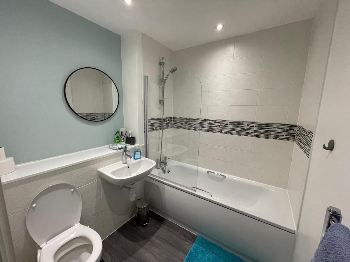 Balcony Marina Apartment With City Skyline Views - Free Secure Parking Manchester Luaran gambar