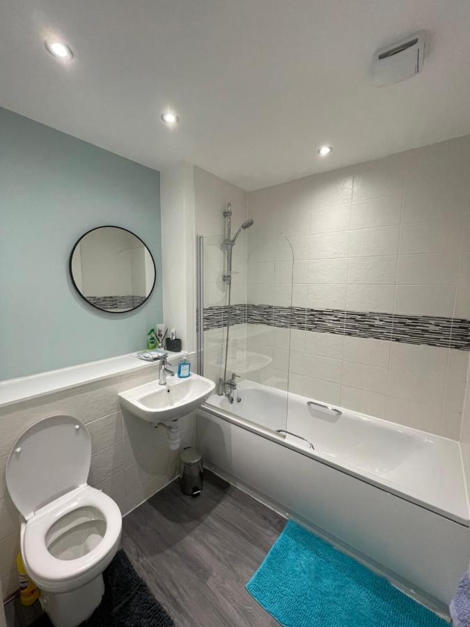 Balcony Marina Apartment With City Skyline Views - Free Secure Parking Manchester Luaran gambar